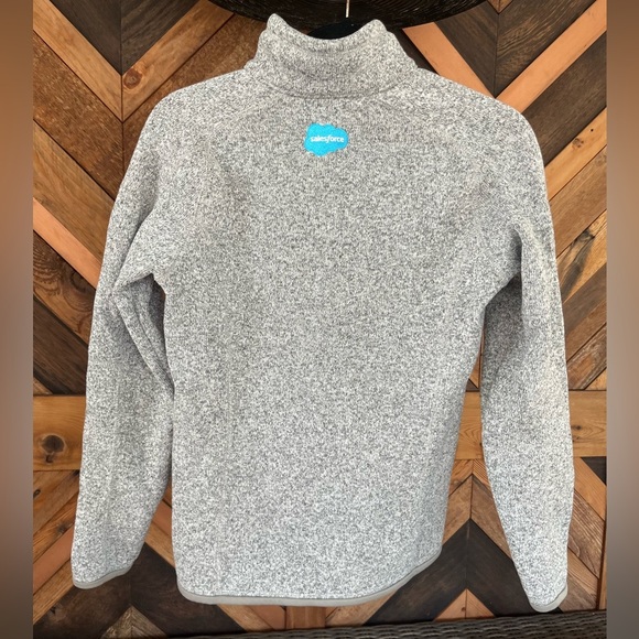 Patagonia Women’s 1/4 Zip Fleece lined Pull Over with company logo - Picture 3 of 7